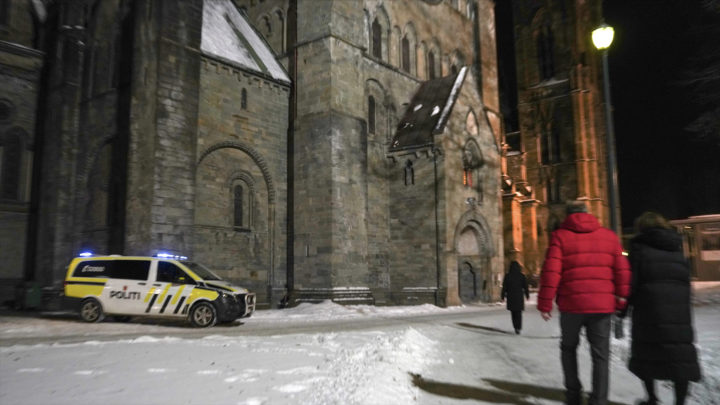 Midlertidig bevæpning av politiet i påsken: Kirker framstår som aktualiserte terrormål&nbsp;<span>(+)</span>