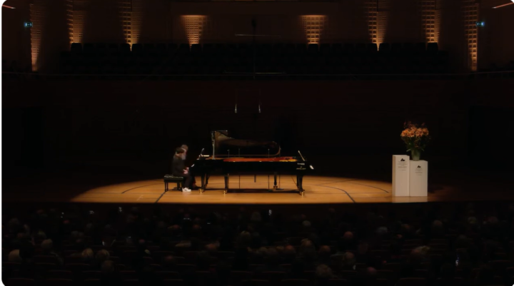 Interlude: Argerich m/barnebarn spiller Rachmaninoff&nbsp;<span>(+)</span>