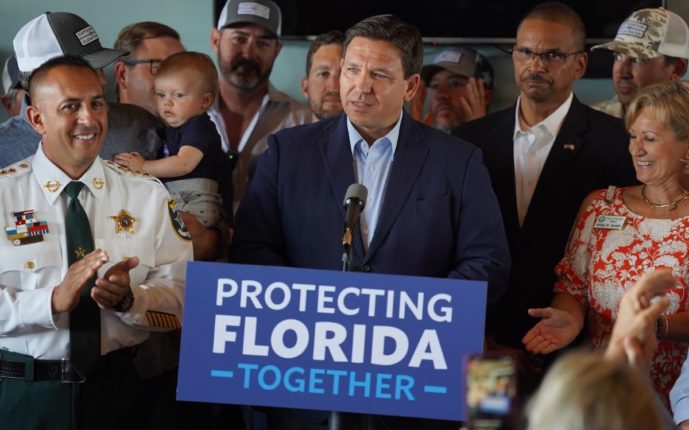 DeSantis sier at anti-israelske demonstranter ved universiteter i Florida kan bli utvist&nbsp;<span>(+)</span>