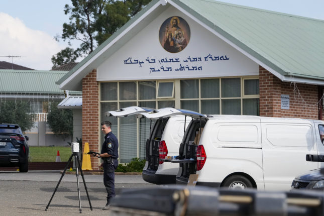 Fem tenåringer terrorsiktet etter angrep mot prest i Sydney&nbsp;<span>(+)</span>