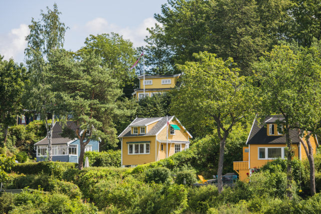 Hytter ved Oslo&shy;fjorden selges for kjempe&shy;summer&nbsp;<span>(+)</span>