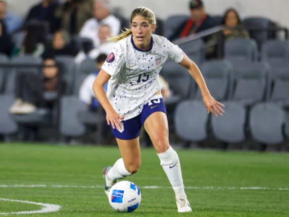 Ung amerikansk fotballstjerne fordømt av Megan Rapinoe og buet ut av fansen&nbsp;<span>(+)</span>