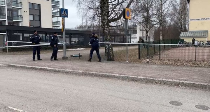 Ett barn døde i skoleskytingen i Finland&nbsp;<span>(+)</span>