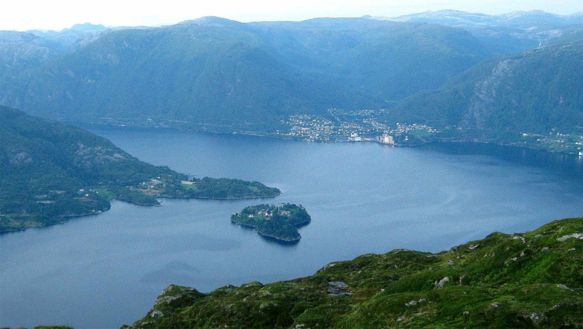 Ulvsnesøy i Osterøy kommune, Vestland fylke.