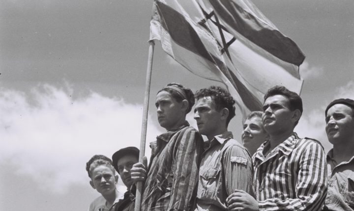 Overlevende fra Buchenwald ankommer Haifa 15. juli 1945.&nbsp;<span>(+)</span>