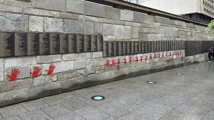 Paris: Minnes&shy;merke over folk som reddet jøder under annen verdens&shy;krig vandalisert&nbsp;<span>(+)</span>