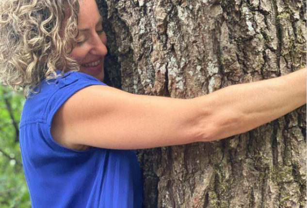 Woke: Sonja er «økoseksuell». Hun elsker et tre i skogen og skal redde klimaet&nbsp;<span>(+)</span>