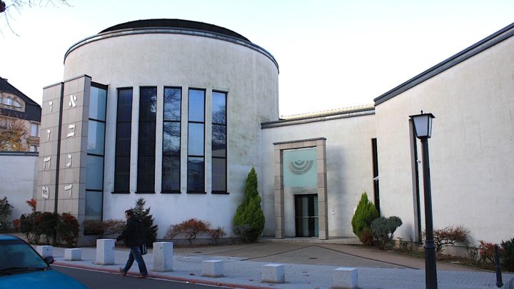 Planla dødelig angrep på synagoge i Tyskland
