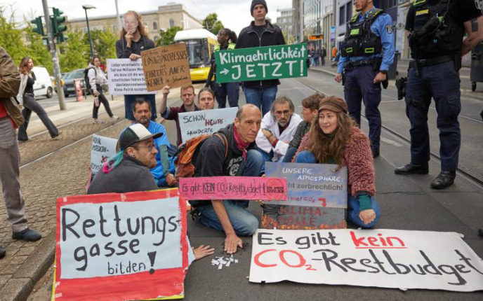 Tyske klima&shy;aktivister opp&shy;fordrer til kriminalitet og sabotasje av infra&shy;struktur
