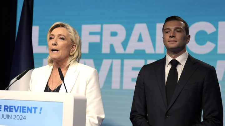 Rassemblement National knuser konkurrentene på to menings­målinger