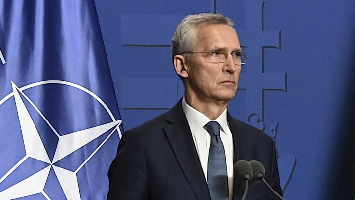 Stoltenberg forventer at Frankrike forblir i NATO med ny regjering