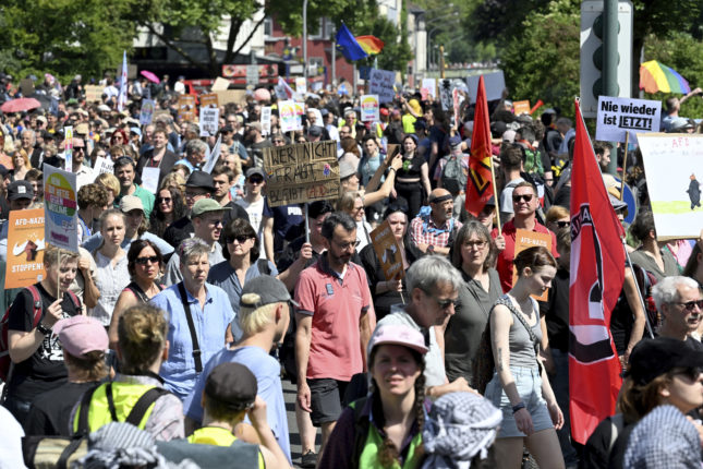 To politifolk alvorlig skadd av anti-AfD i Essen