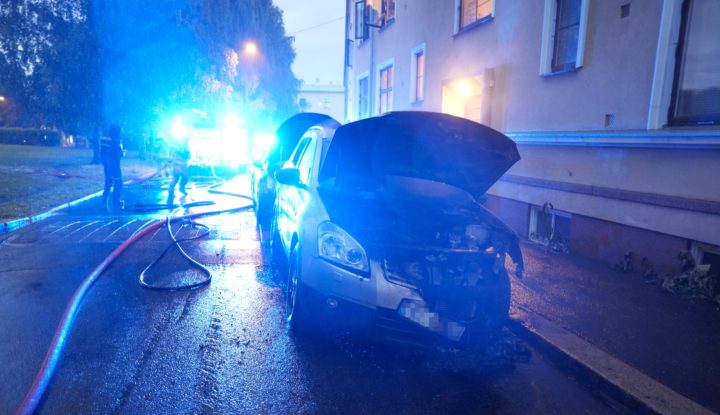 Fire biler ødelagt i brann på Torshov i Oslo&nbsp;<span>(+)</span>