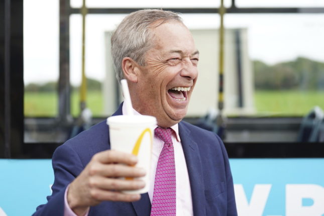 Farage angrepet med milkshake