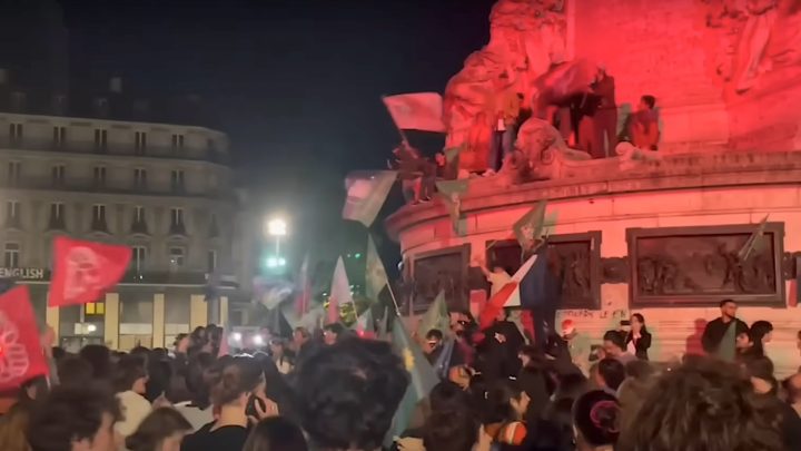 Frankrikes venstreside protesterer mot valgseieren til RN