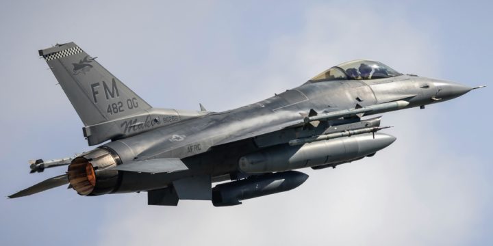 Avis: Ukraina forbereder seg på å angripe Krim når de mottar F-16-fly&nbsp;<span>(+)</span>