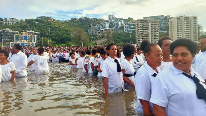 Mer enn 300.000 døpt på Papua Ny-Guinea iår&nbsp;<span>(+)</span>