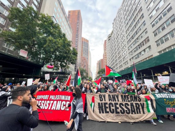 Jødisk familie overfalt av arabisk familie på skoleavslutning i Brooklyn
