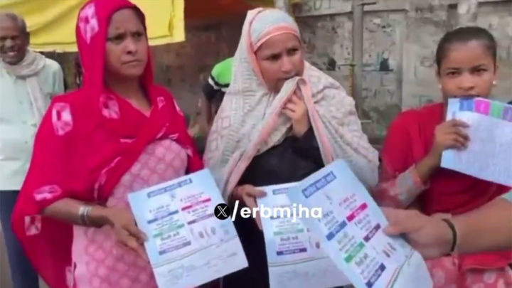 India: Kvinner i kø for å få pengene de ble fore&shy;speilet for å stemme sosialistisk&nbsp;<span>(+)</span>