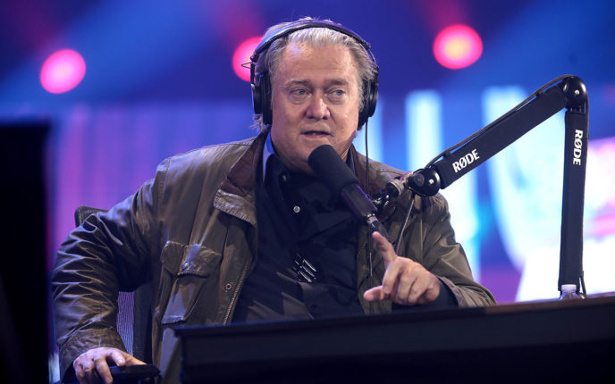 Steve Bannon må sone sammen med voldelige kriminelle&nbsp;<span>(+)</span>