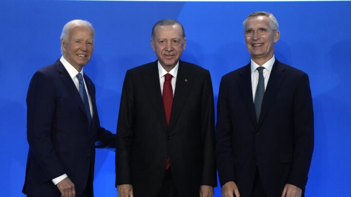 Erdogan advarer NATO mot direkte konflikt med Russland