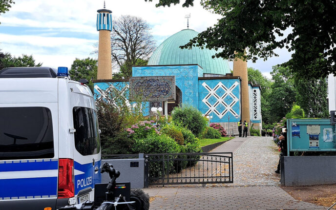 Tyskland stenger ned og forbyr Islamsk Sentrum Hamburg