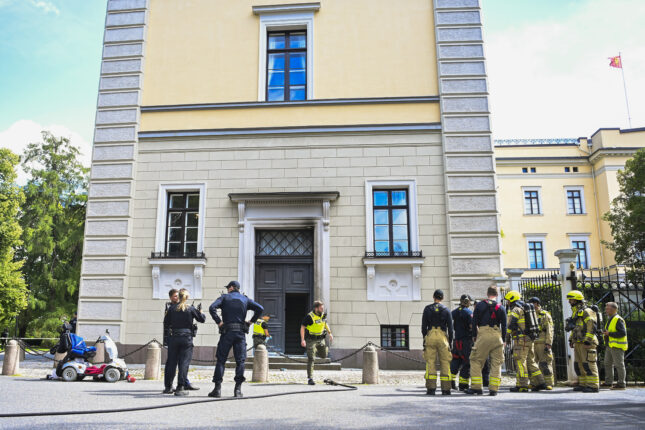 Slottet angrepet med brannbomber av mann i el-rullestol&nbsp;<span>(+)</span>