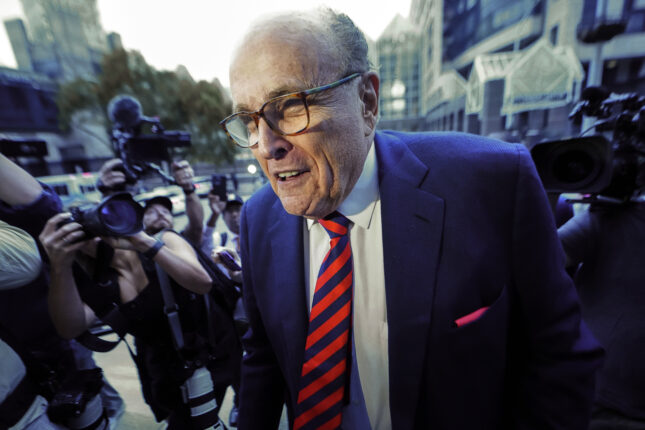 Giuliani forfølges i byen han reddet