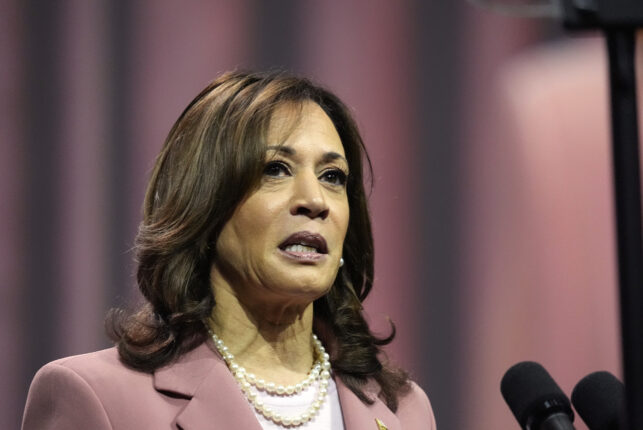Ferske menings&shy;målinger gir Kamala Harris en kraftig ørefik