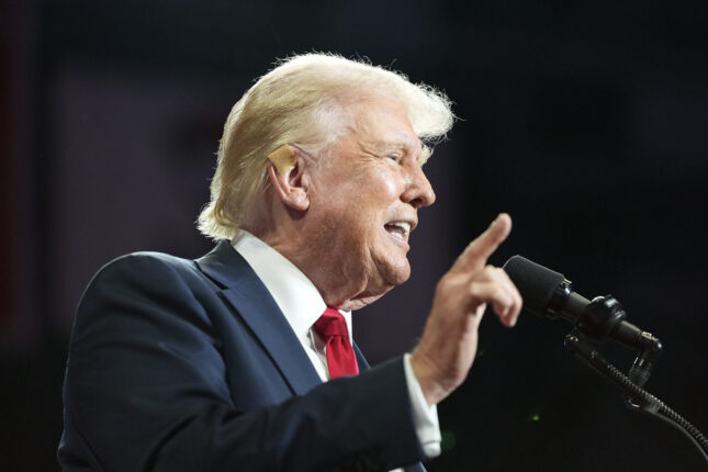 Trump: – Kamala, du har sparken