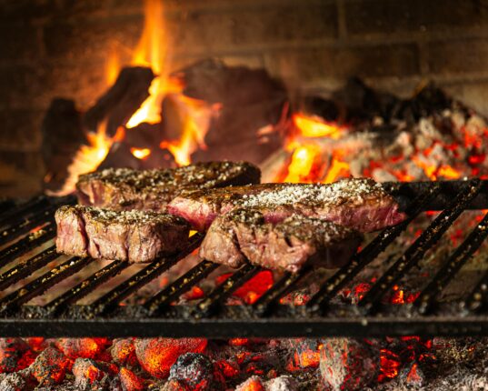 Kostrådene kan gå og legge seg – her er kjøttforskerens beste grilltips
