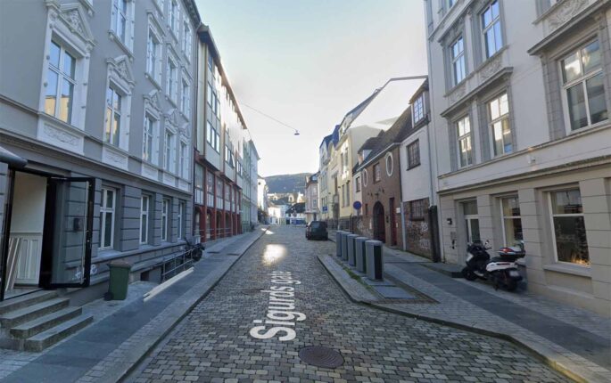 Etterlyser gjerningsmann etter mulig overfallsvoldtekt i Bergen&nbsp;<span>(+)</span>