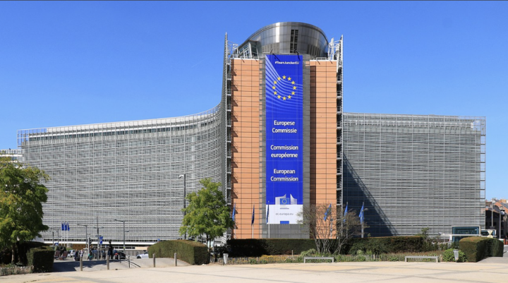EU nærmer seg bankerott, men noen tjener på det