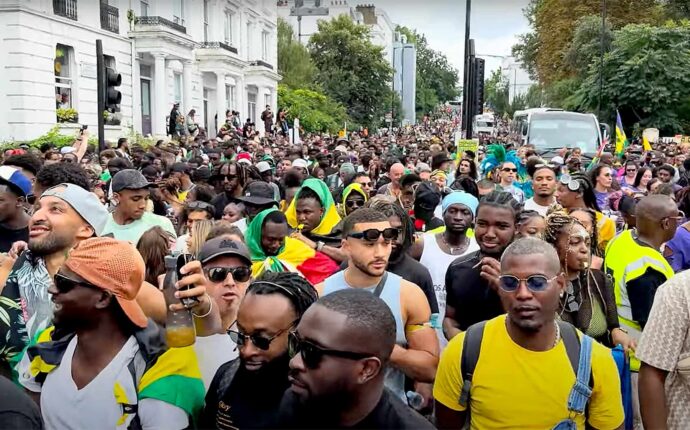 London-politiet prøver å tone ned at Notting Hill-karnevalet er en krimorgie