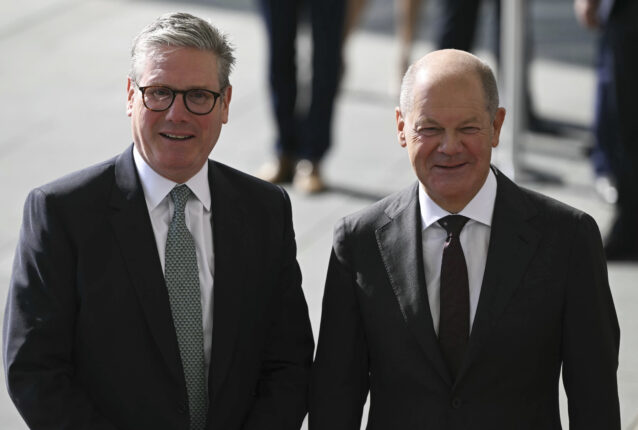 Musk-støtte til «ytre høyre» er en fare for demokratiet, sier Scholz