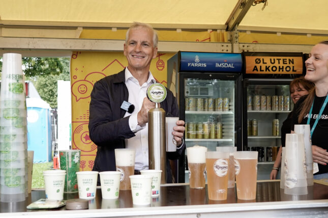 Støre skjenket pils til øltørst Øya-publikum: – Fulltreffer!