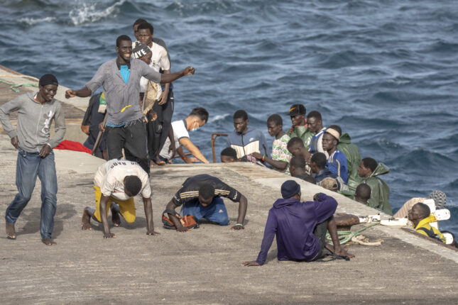 Sanchez til Vest-Afrika for å diskutere migrantkrise