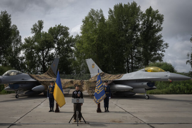 Zelenskyj: F-16 jagerfly er tatt i bruk i Ukraina