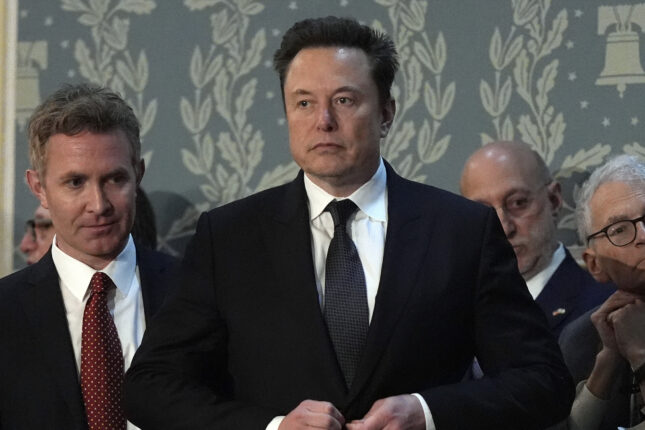 Elon Musk: Ansatte trues med arrest om ikke de følger sensurkrav
