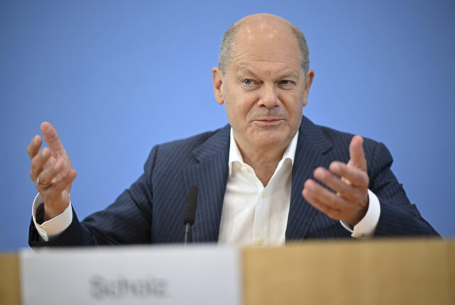 Scholz hyller ny tysk immigrasjons&shy;lov