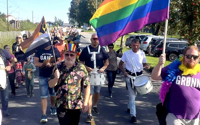 Politisk overlapp mellom Pride og mottak av flyktninger i Vikersund