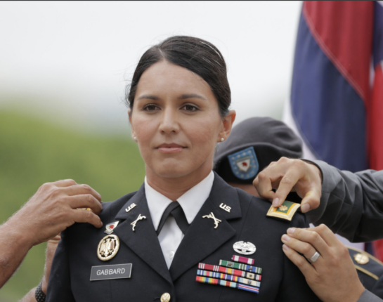 Tulsi Gabbard velger side, støtter Trump