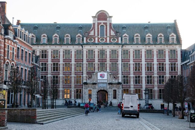 Belgisk skole innfører obligatorisk arabisk: – Selvhatet må stoppe
