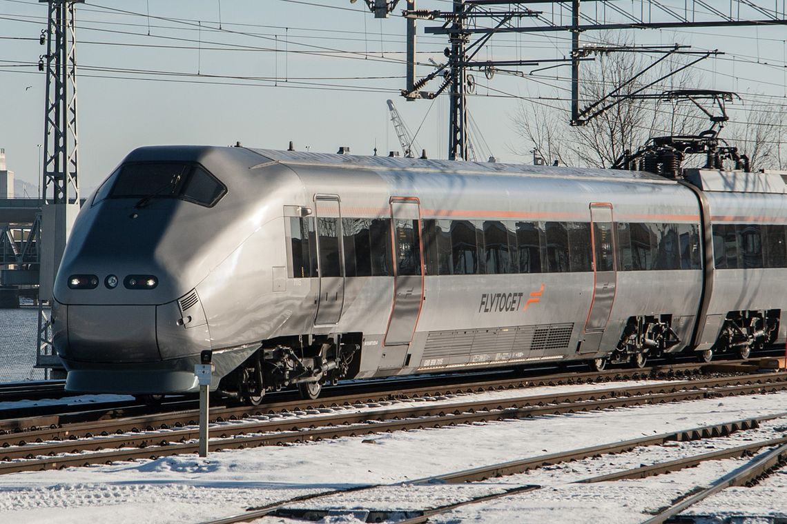 Etter full splittelse av jernbanen skal nå Flytoget og Vy sammenslås