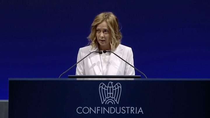 Meloni slaktet EUs «grønne skifte» overfor italienske industri­ledere