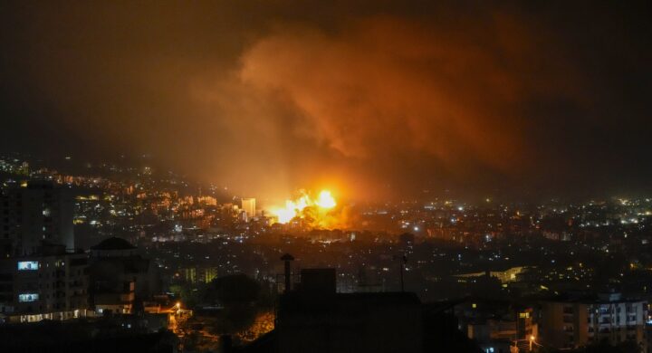 Israel fortsetter å angripe Hizbollah i Libanon