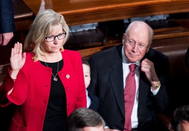 Norske medier feirer at krigshisseren Dick Cheney og hans datter skal stemme på Kamala