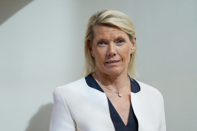DNB tjener milliarder – kutter 500 stillinger