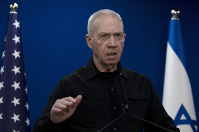 Israels forsvarsminister antyder opptrapping mot Hizbollah, men risikerer å bli avsatt