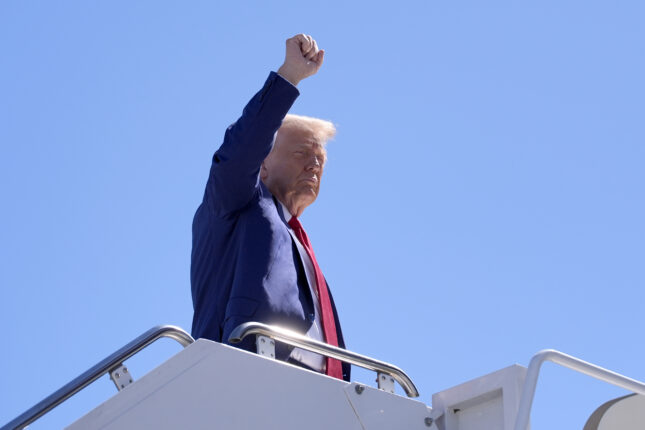 Secret Service løsnet skudd mot person. Hadde Trump som mål
